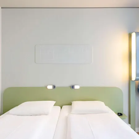 Ibis Budget Muenchen City Olympiapark Exterior photo